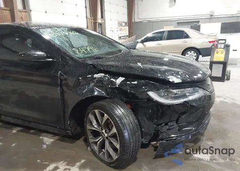 2016 Chrysler 200 S z USA, uszkodzony, nr VIN 1C3CCCBB0GN151376